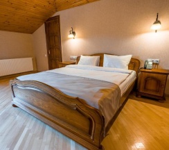 Двухместный номер Standard с видом на город двуспальная кровать в Imperial House Hotel