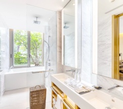Двухместный люкс Grand Azure двуспальная кровать в Twinpalms MontAzure Phuket Resort