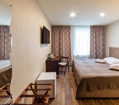 Номер делюкс улучшенный с 1 двуспальной кроватью в Sv grand hotel