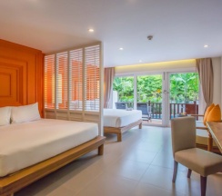 Четырёхместный номер Pool Access Grand Deluxe с видом на сад в Arinara Beach Resort Phuket