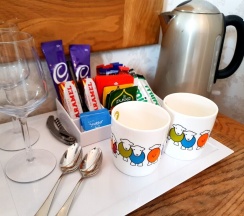 Двухместный номер Standard с видом на горы двуспальная кровать в Strathmore Guesthouse - Adults Only
