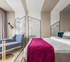 Привилегия, вид на озеро в Mercure