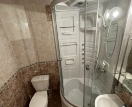 Улучшенный двухместный номер с двуспальной кроватью в Лотос