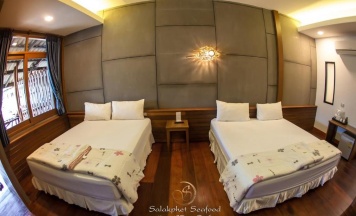 Одноместный номер Deluxe с видом на бассейн двуспальная кровать в Salakphet Resort