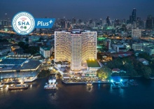 Апартаменты Deluxe с видом на воду в Royal Orchid Sheraton Hotel & Towers