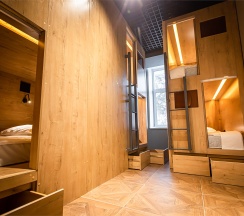 Общий блок для мужчин и женщин в Caps Lock Hostel
