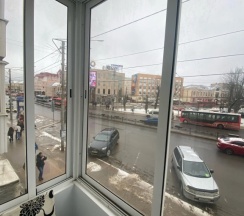 Двухместные апартаменты c 1 комнатой с балконом и с видом на город (двуспальная кровать) в Квартира на Улице Кирова 26
