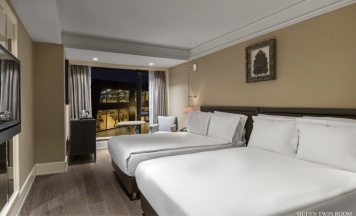 Четырёхместный номер Superior с видом на город в Windsor Hotel & Convention Centre Istanbul