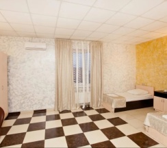 Трехместный в Мон Ами