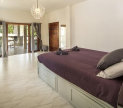 Вилла с 2 комнатами в Sand Shine Villa
