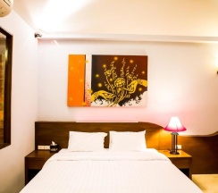 Двухместный номер Superior с видом на бассейн двуспальная кровать в Foresto Sukhothai Guesthome