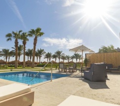 Четырёхместный люкс Pool & Jacuzzi Executive в SUNRISE Tucana Resort