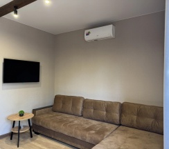 Четырёхместный семейный коттедж с балконом в Розмарин