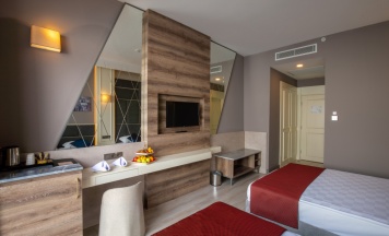 Номер Standard с видом на бассейн в Hane Sun Elite Hotel