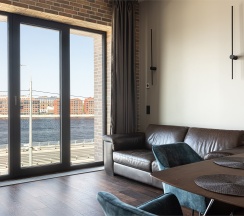 Lux апартамент для 5-х гостей с видом на реку в Sv Loft Apart