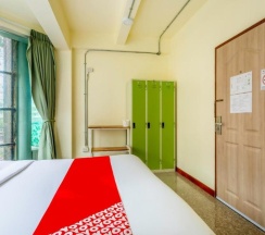 Двухместный номер Standard двуспальная кровать в OYO 928 Leaf Hostel