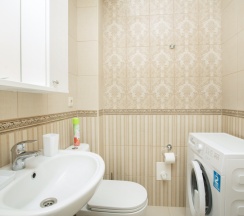 Уютные апартаменты для трех гостей c балконом в Alba inn apartments