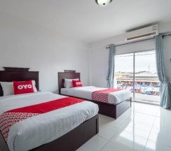 Двухместный номер Standard 2 отдельные кровати в OYO 1123 The One Health Care and Apartment