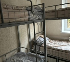 Кровать в общем номере в Пад дахам