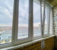 Апартаменты c 1 комнатой с балконом и с видом на город в Apartments on str. Kuybisheva, bld. 59