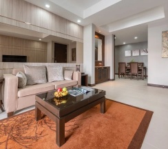 Семейный люкс в Grand Asoke Suites Boutique Residence