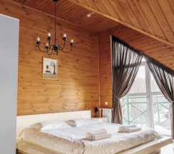 Номер люкс (с завтраком, мансарда) в Larch