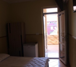 Четырёхместный номер Superior с балконом в Grand Guest House Kvariati
