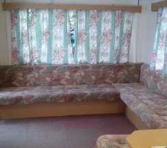 Коттедж с 2 комнатами с балконом в Инкит