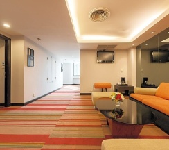 Люкс с 3 комнатами в A-One Bangkok Hotel