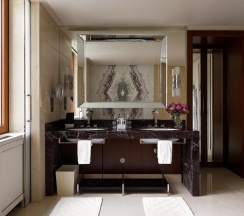 Номер делюкс с 2 односпальными кроватями в Four Seasons Hotel Moscow