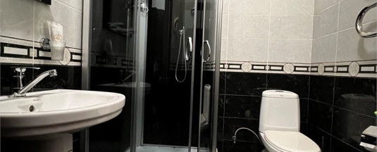 Трёхместный улучшенный с раздельными кроватями в Bostan