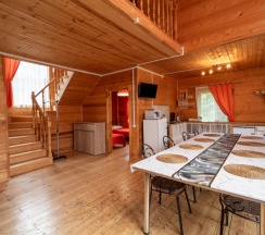 Шестиместный коттедж Княжеский с балконом в Ателика Улиткино