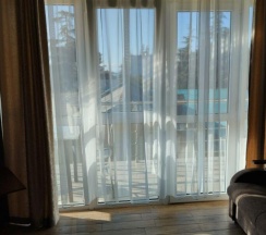 Комната делюкс с 1 двуспальной кроватью в Черноморец