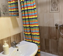 Двухместный номер с двуспальной кроватью в Apart studio Тemis&Hostel