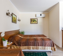 Номер «Улучшенный семейный» в коттедже, 3-х местный, однокомнатный в Виктория