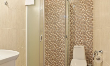 Стандарт двухместный с двумя одноместными кроватями в Fortis Hotel