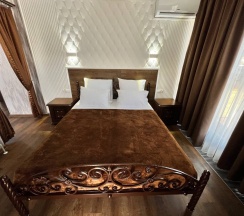 Двухместный, 2-х комнатный номер категории "Люкс" с балконом. в Викинг