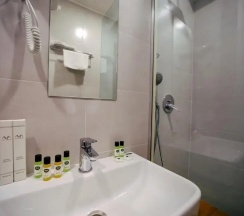 Двухместный номер Standard с балконом (двуспальная кровать) в Отель Mountain House Kazbegi