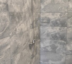 Трехместный номер с выходом во двор в Amina