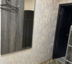 Стандарт трехместный с одной двухъярусной и одной односпальной кроватью в Мотель