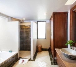 Бунгало Deluxe с балконом в Курортный отель The Fair House Beach Resort & Hotel