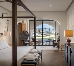 Двухместный Master Suite Privilege Swim Up двуспальная кровать в Ocean El Faro Resort - All Inclusive