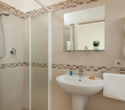 Четырёхместный номер Standard в Hotel Ala