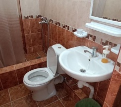 Номер улучшенный с 1 двуспальной кроватью в Фламинго