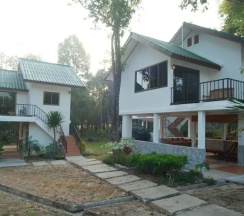 Коттедж с 2 комнатами в Phudara Resort
