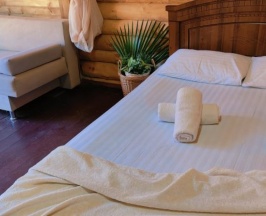  2-х комнатный 1-но этажный Домик с мини-кухней и террасой на 5-7 человек в Кокос