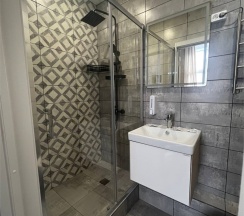 Улучшенный с двухспальной кроватью в Куликовъ