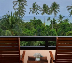 Двухместный номер Deluxe с частичным видом на море двуспальная кровать в Renaissance Koh Samui Resort & Spa