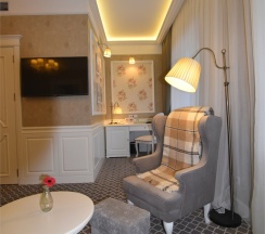 Junior в Hotel voyage