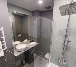 студия стандарт с видом на город  и ванной для 1-2 гостей (центр, ул. Сакко, 24, "Vivaldi"), 914 в Viva aparts